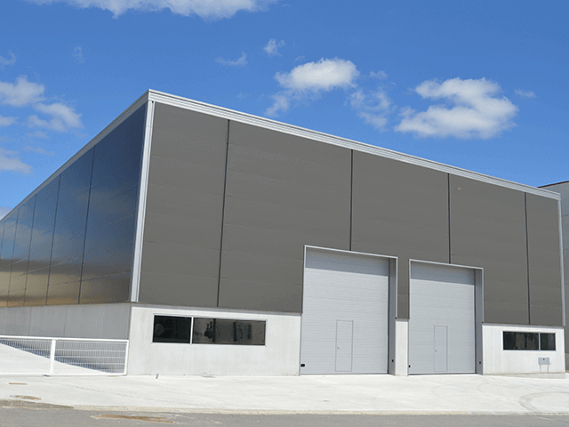 ألواح ساندوتش بانل في الرياض: اختيارك الأمثل للبناء الحديث